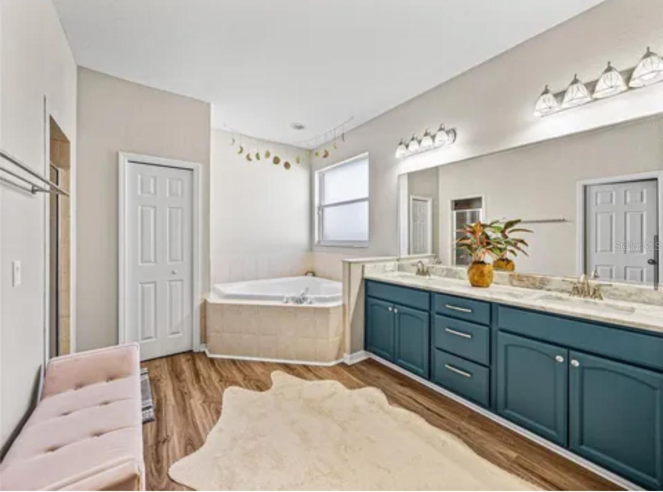 Image 7 of 42 For 301 Terranova Boulevard