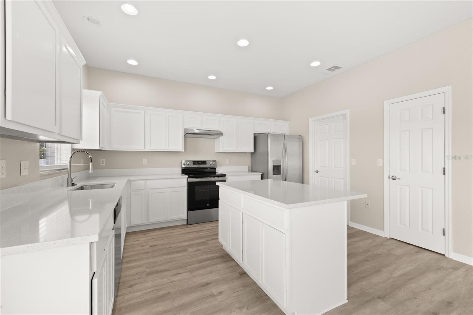 Image 12 of 44 For 1037 Brenton Manor Drive