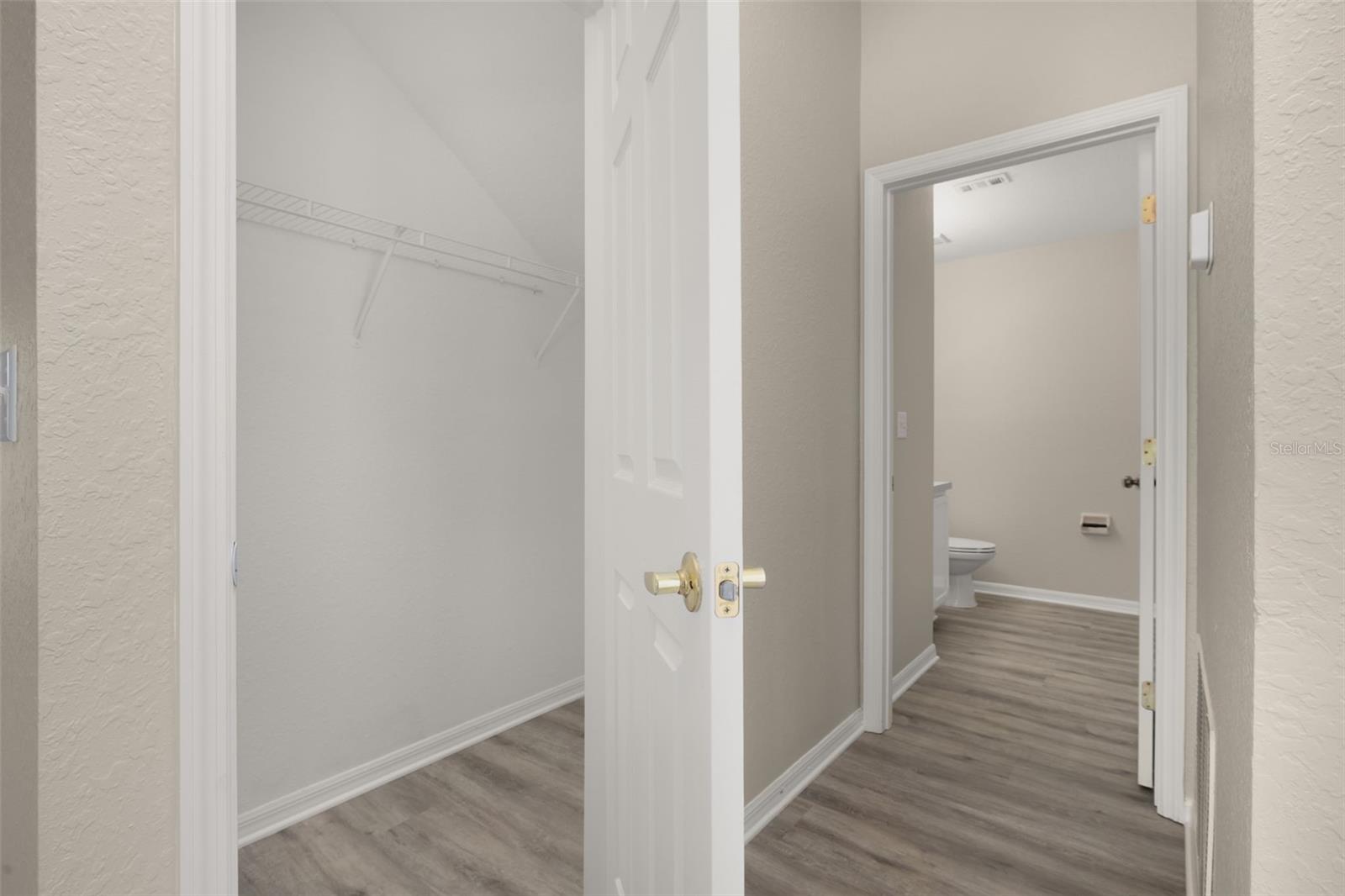 Image 19 of 44 For 1037 Brenton Manor Drive