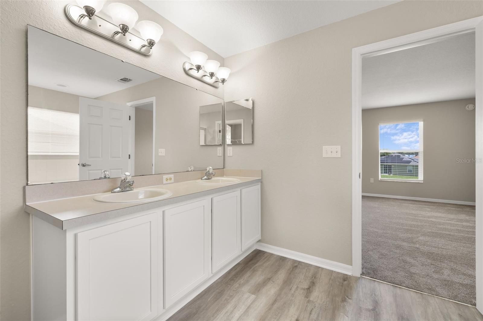 Image 26 of 44 For 1037 Brenton Manor Drive