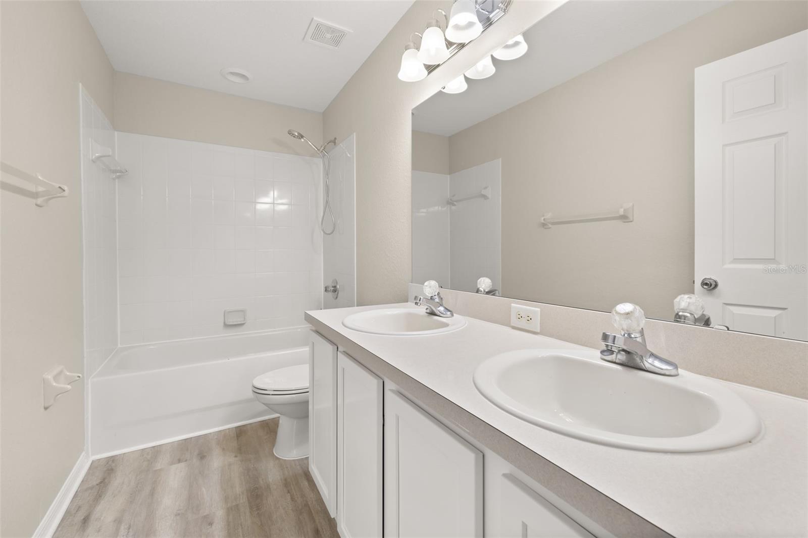 Image 36 of 44 For 1037 Brenton Manor Drive