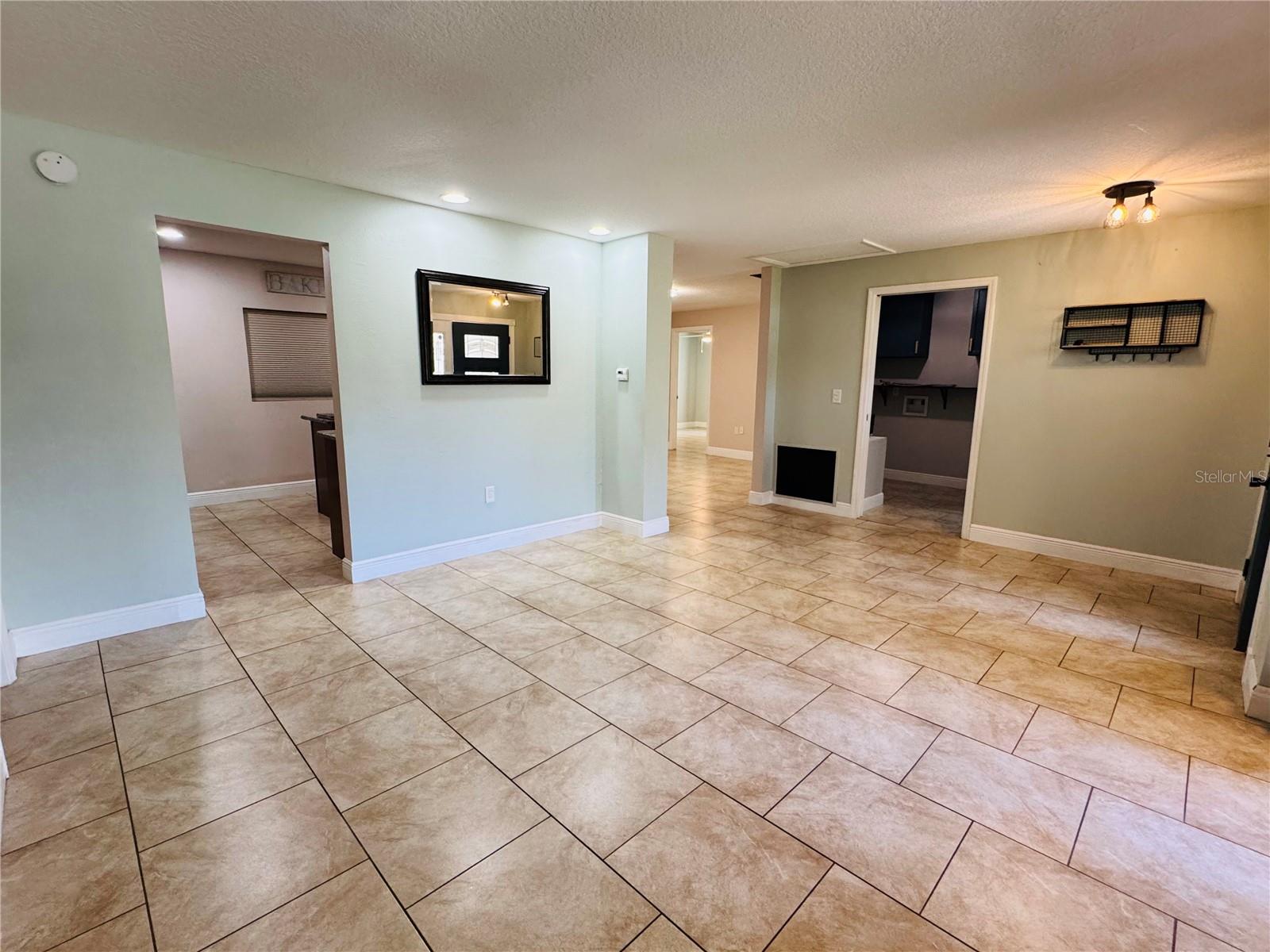 Image 4 of 20 For 3450 Suzette Drive
