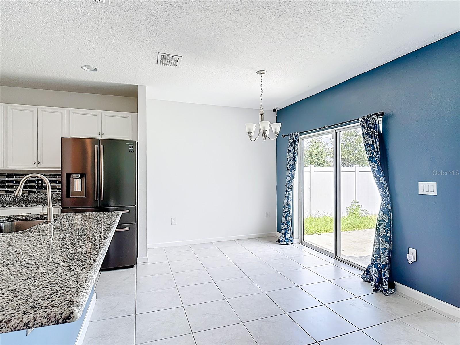 Image 11 of 44 For 450 Taft Drive