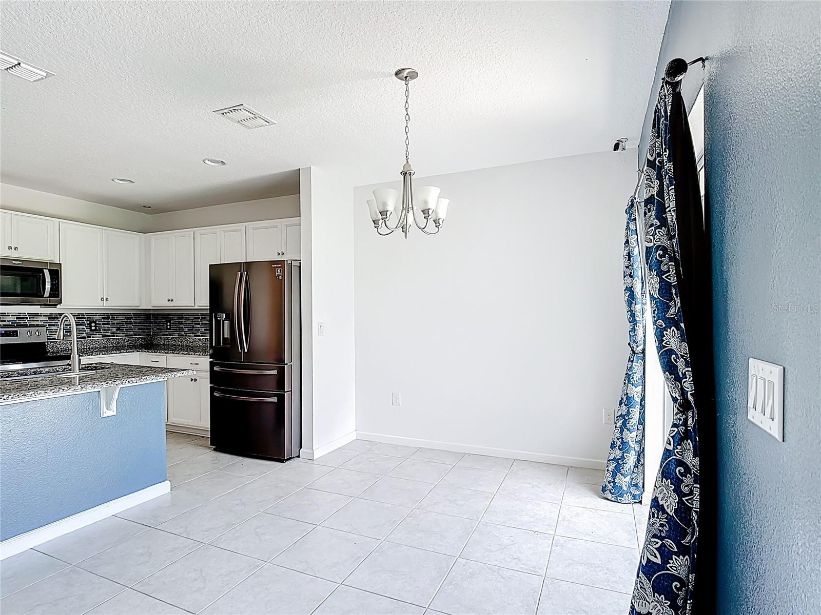Image 12 of 44 For 450 Taft Drive