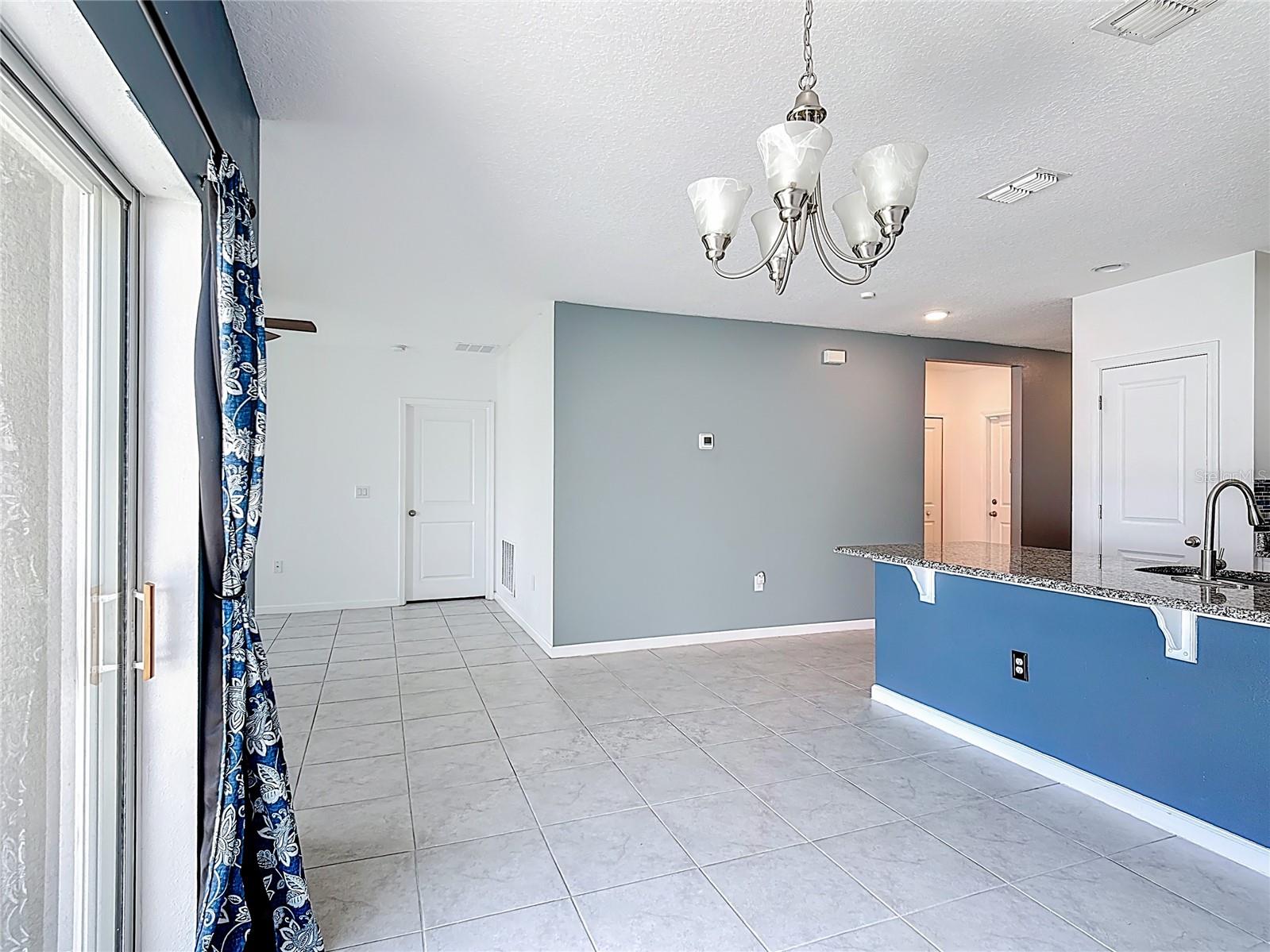 Image 14 of 44 For 450 Taft Drive