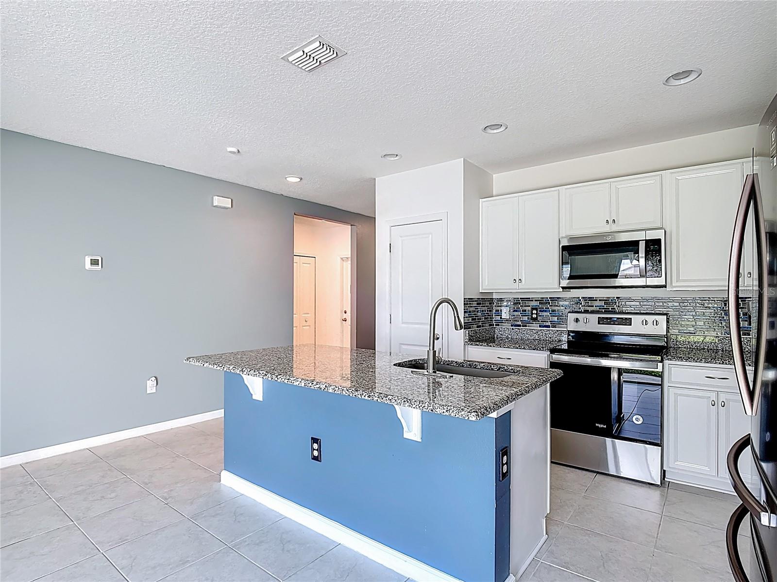 Image 15 of 44 For 450 Taft Drive