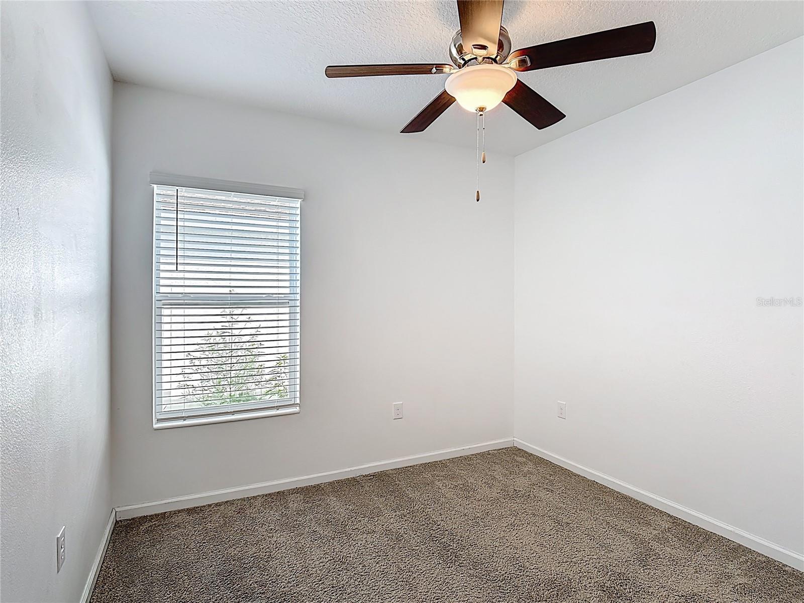 Image 24 of 44 For 450 Taft Drive