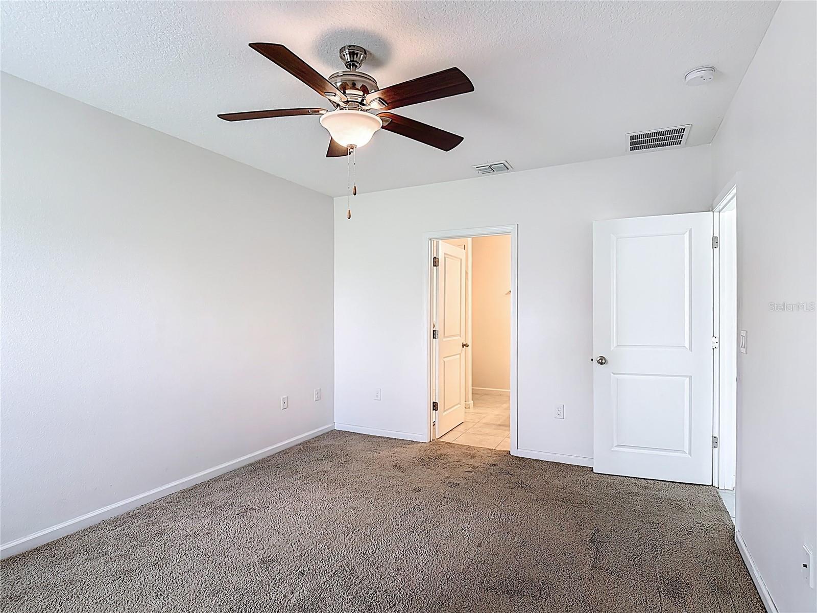 Image 31 of 44 For 450 Taft Drive