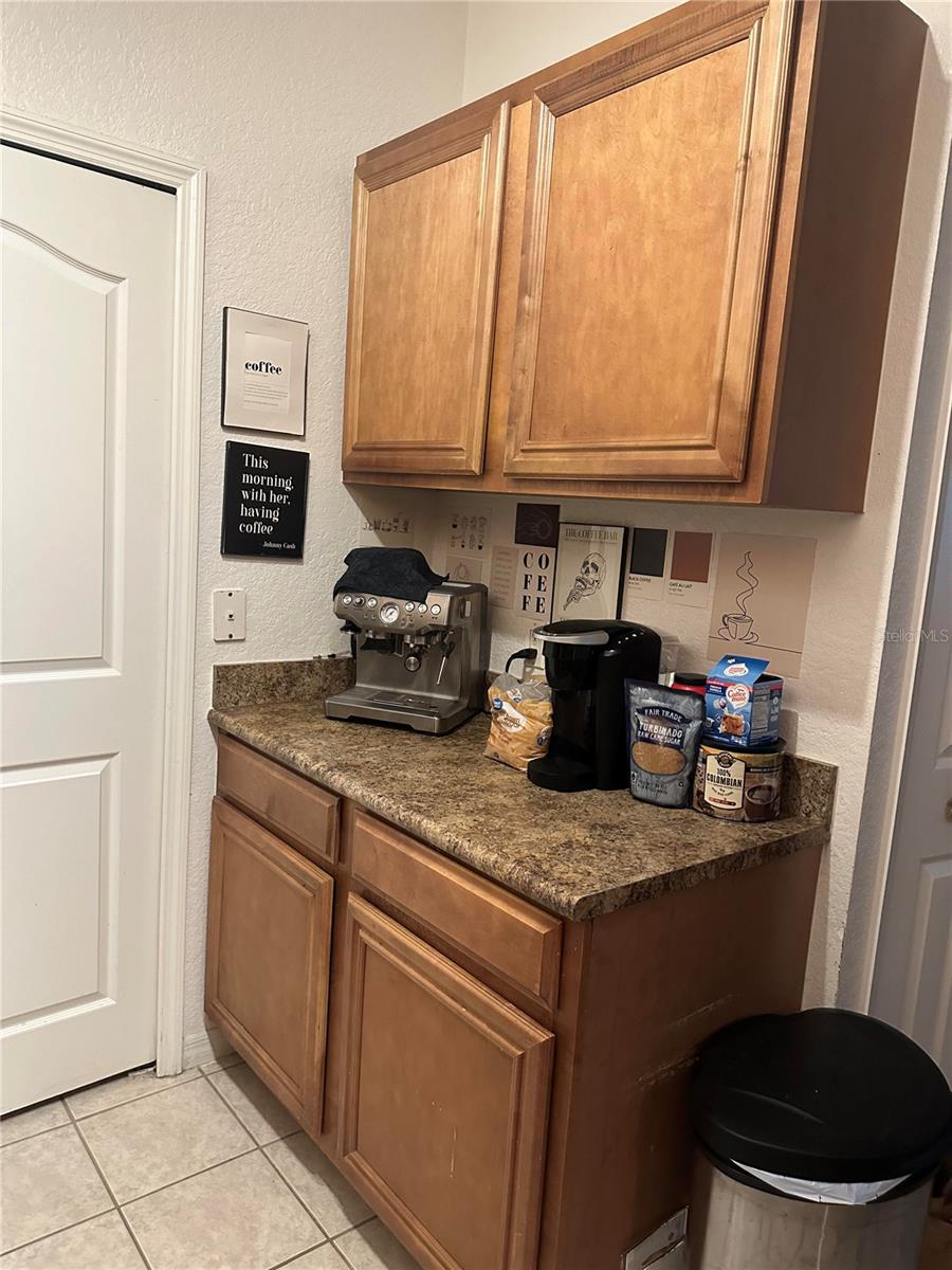 Image 5 of 43 For 6141 Metrowest Boulevard E 303
