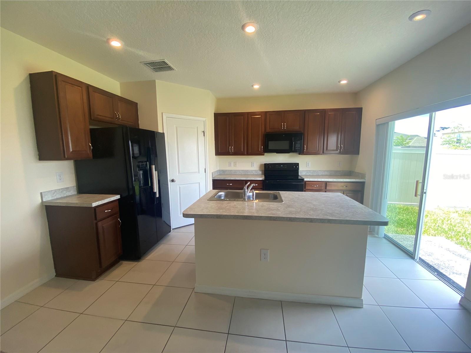 Image 21 of 53 For 568 Meadow Bend Drive