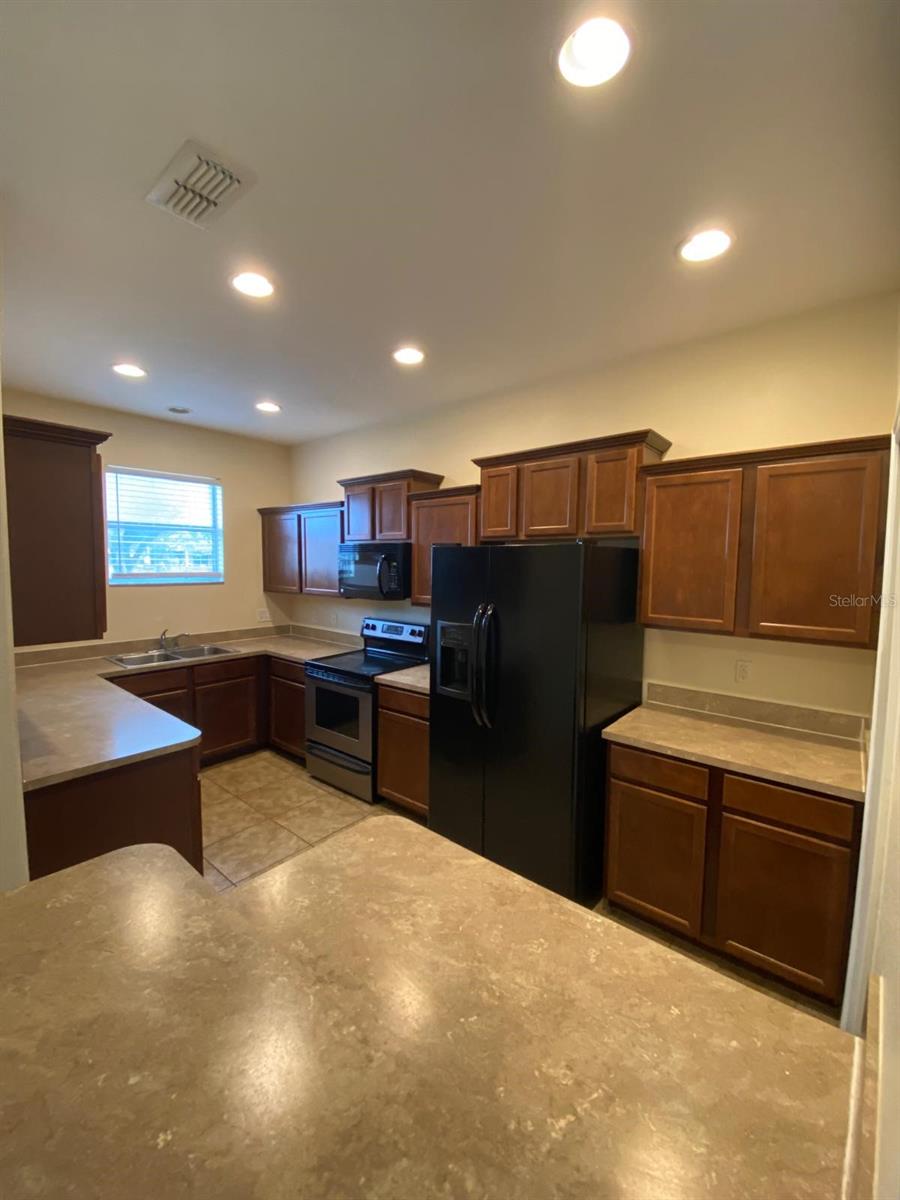 Image 4 of 20 For 2808 Adelaide Court