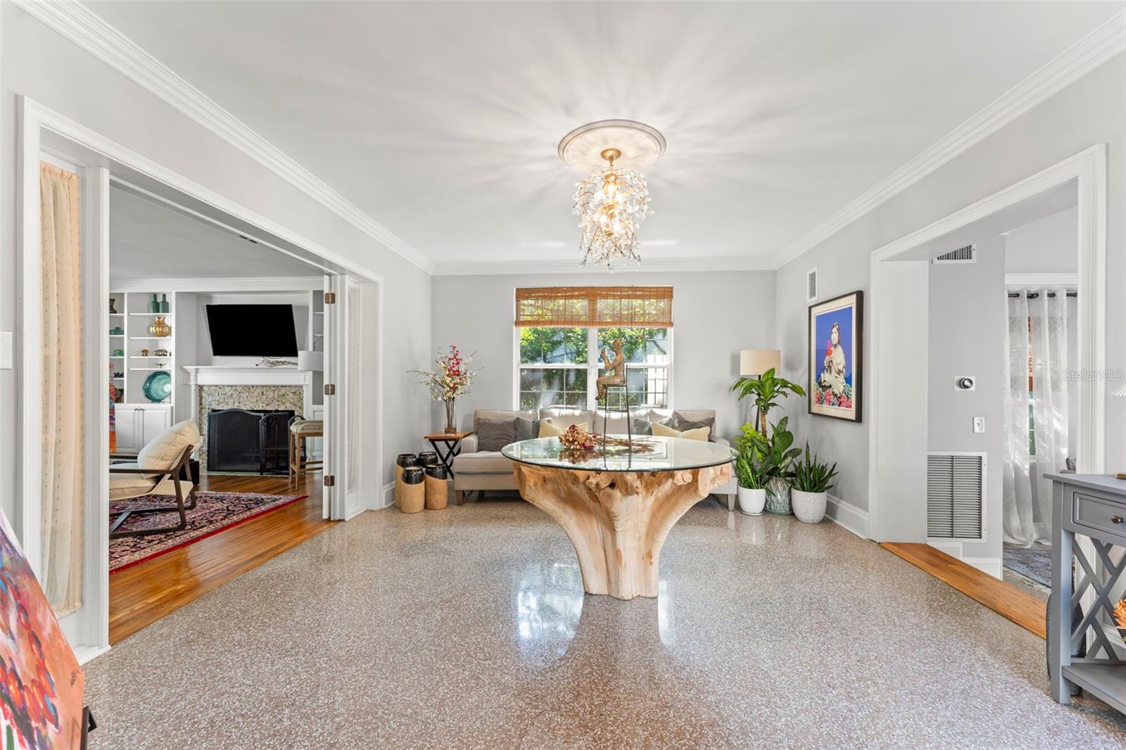 Image 16 of 72 For 1221 Oriental Gardens Road