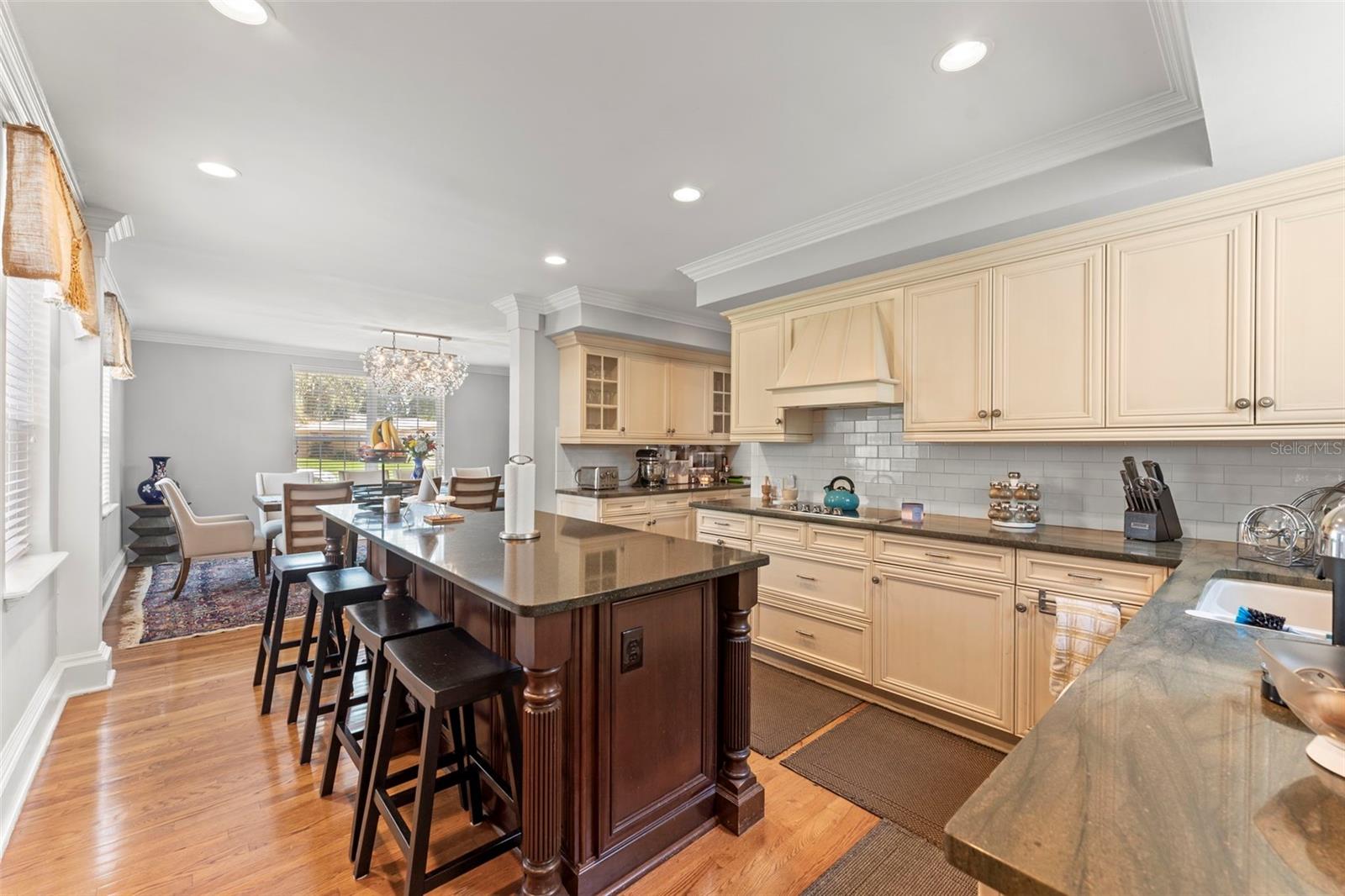 Image 17 of 72 For 1221 Oriental Gardens Road