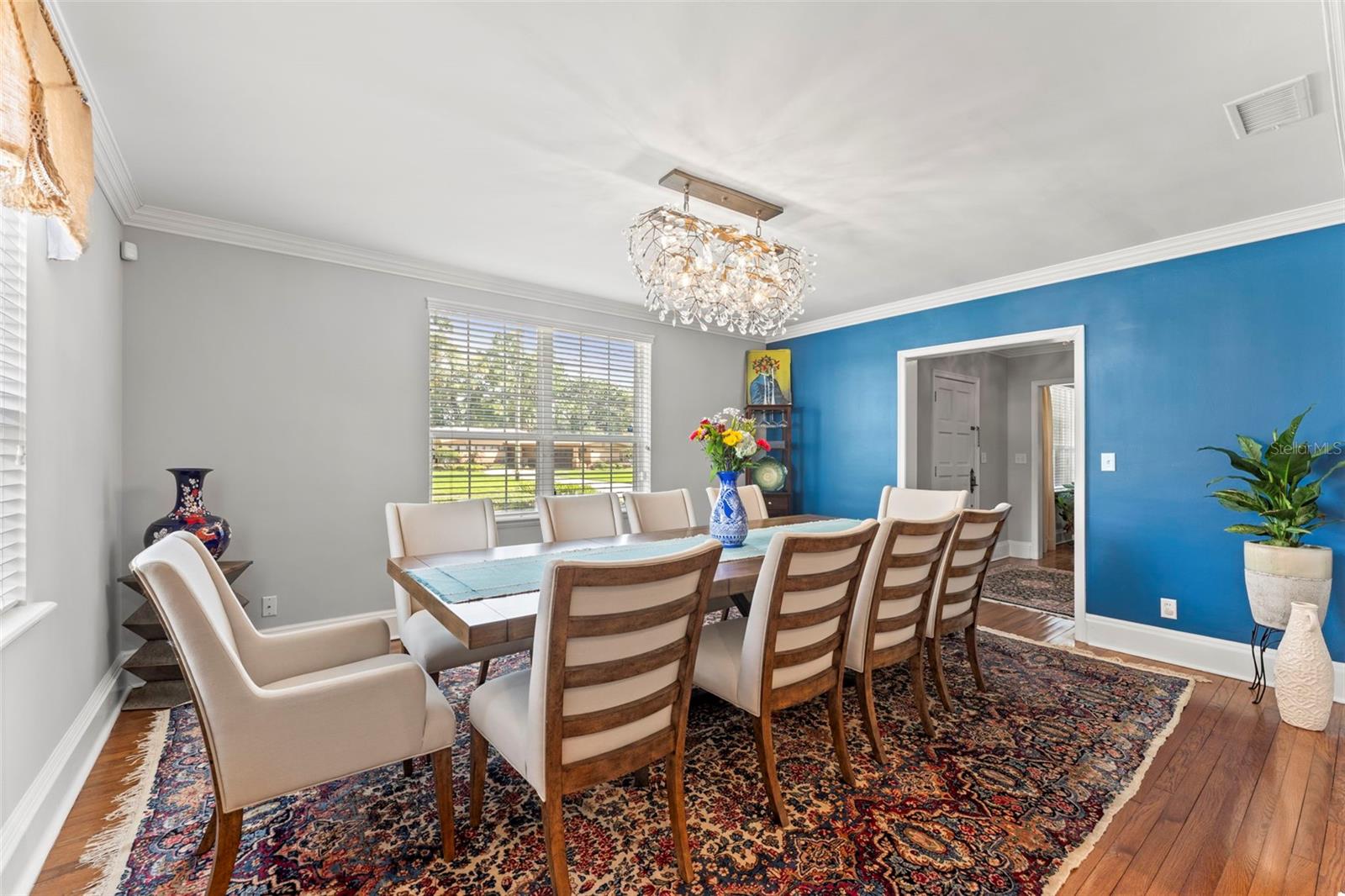 Image 9 of 72 For 1221 Oriental Gardens Road