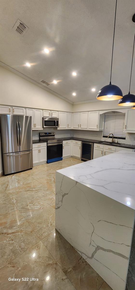 Image 10 of 29 For 112 Rosewood Court