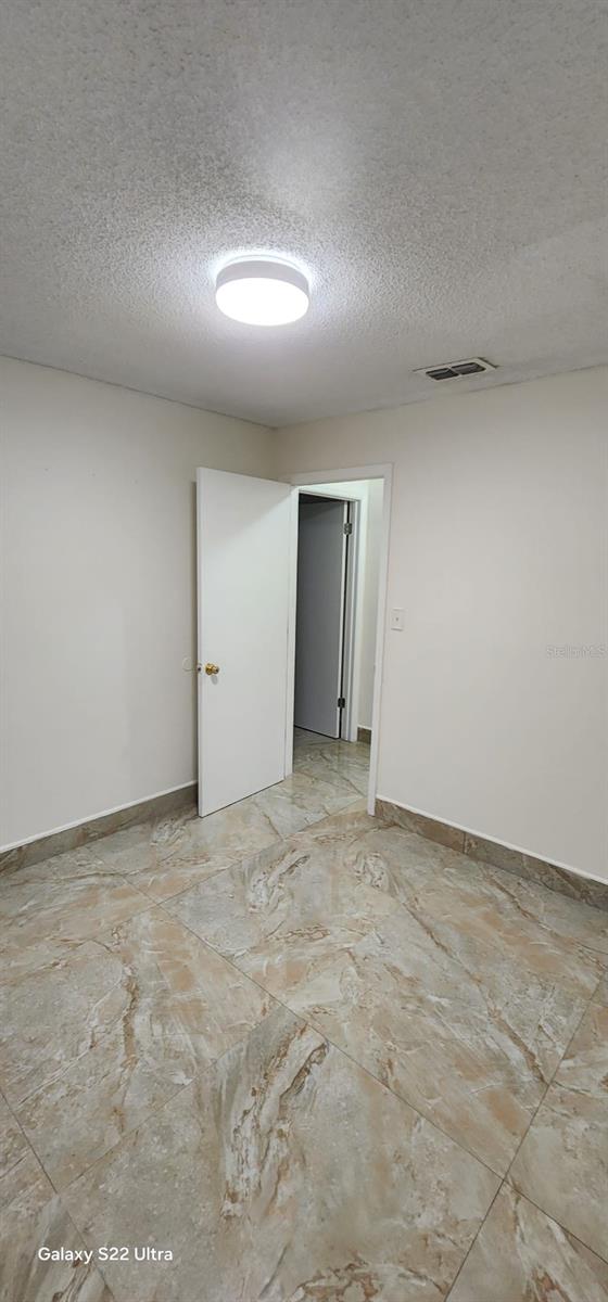 Image 17 of 29 For 112 Rosewood Court