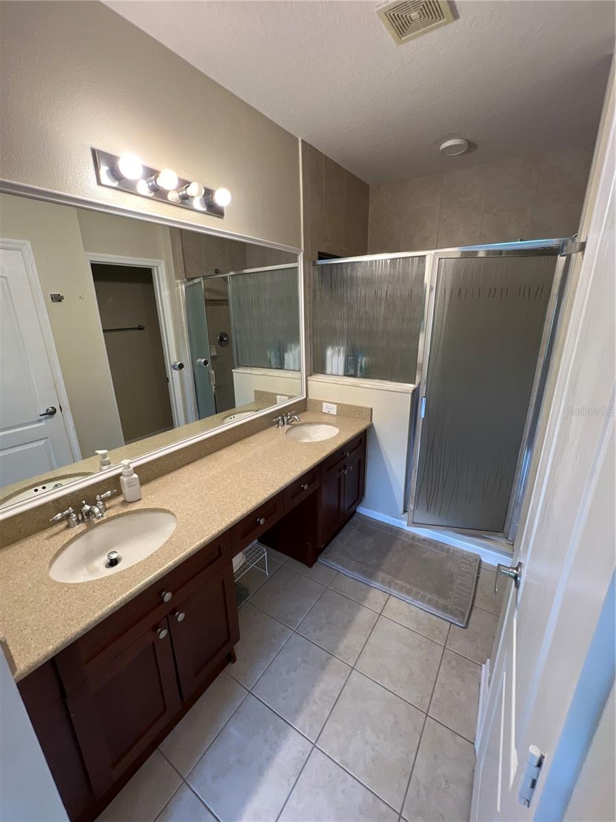 Image 15 of 24 For 6011 Strada Isle Way