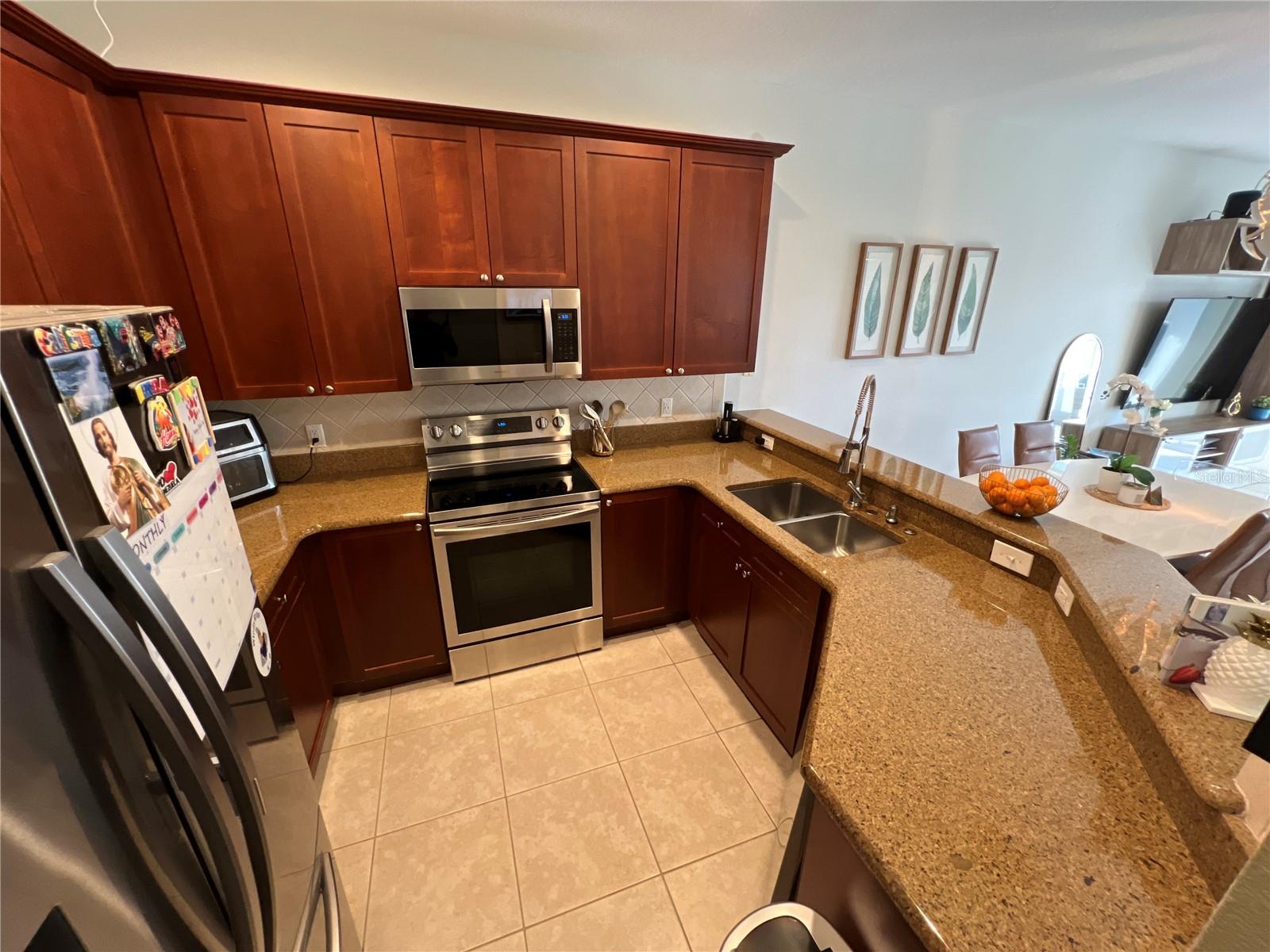 Image 2 of 24 For 6011 Strada Isle Way