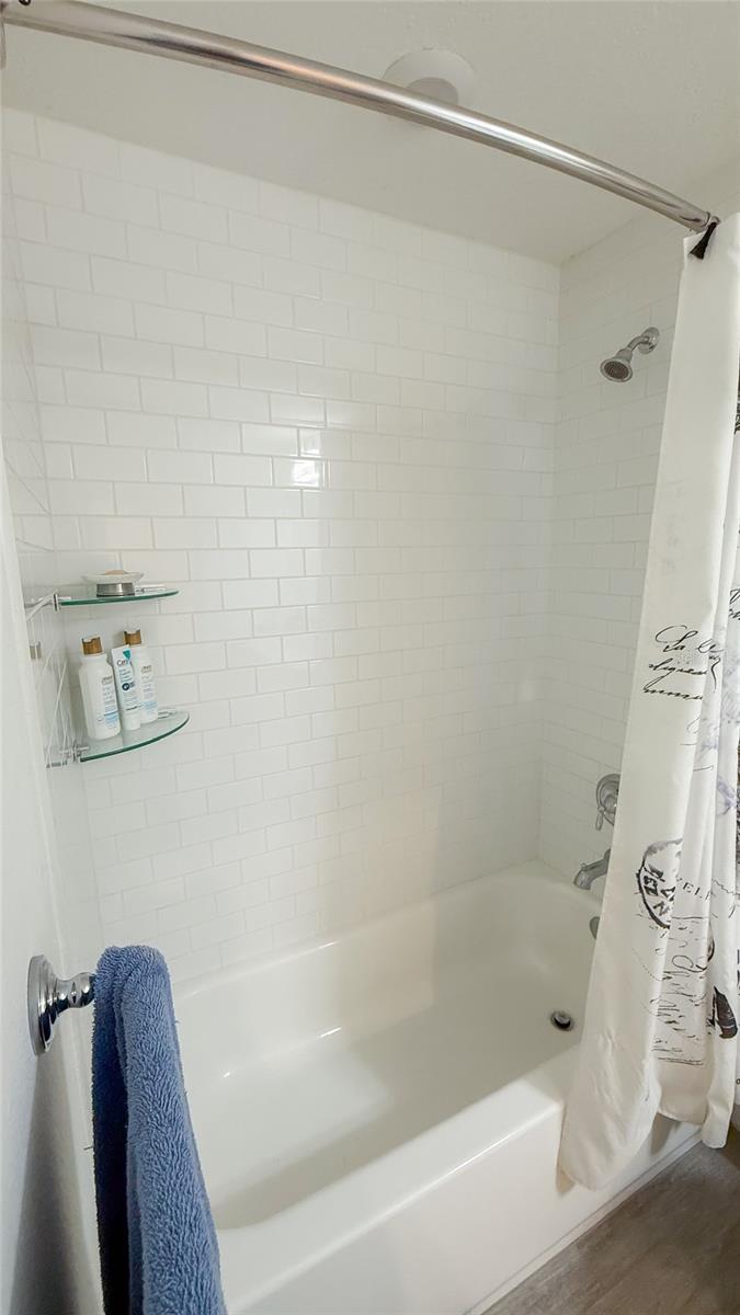 Image 16 of 20 For 721 Benoi Dr