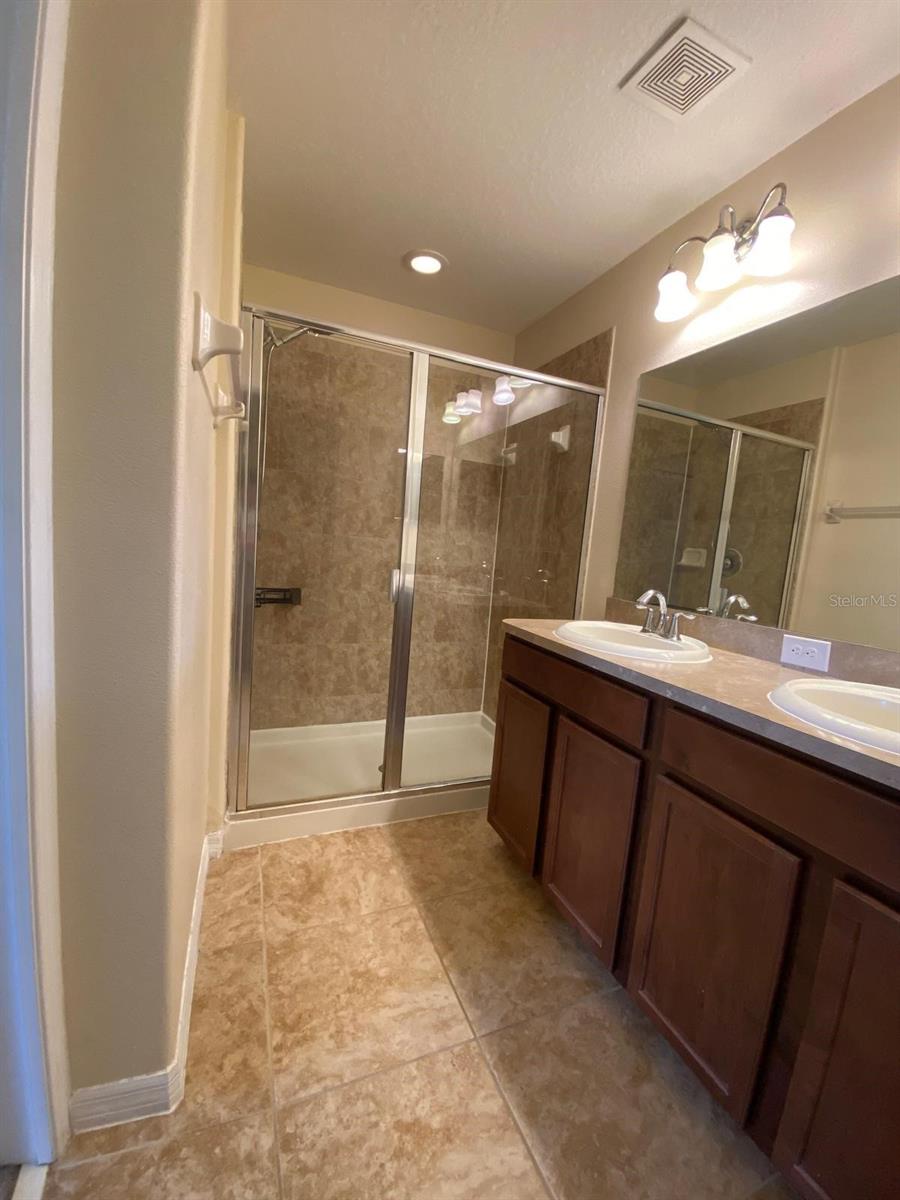 Image 16 of 17 For 2808 Adelaide Court