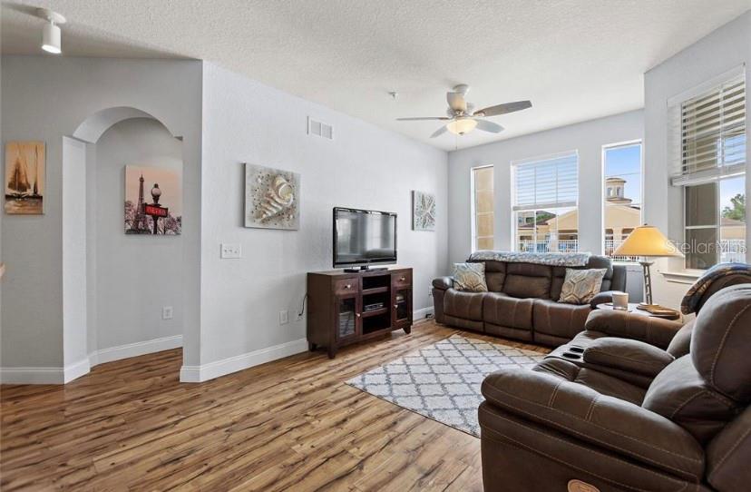 Image 6 of 14 For 504 Terrace Ridge  311
