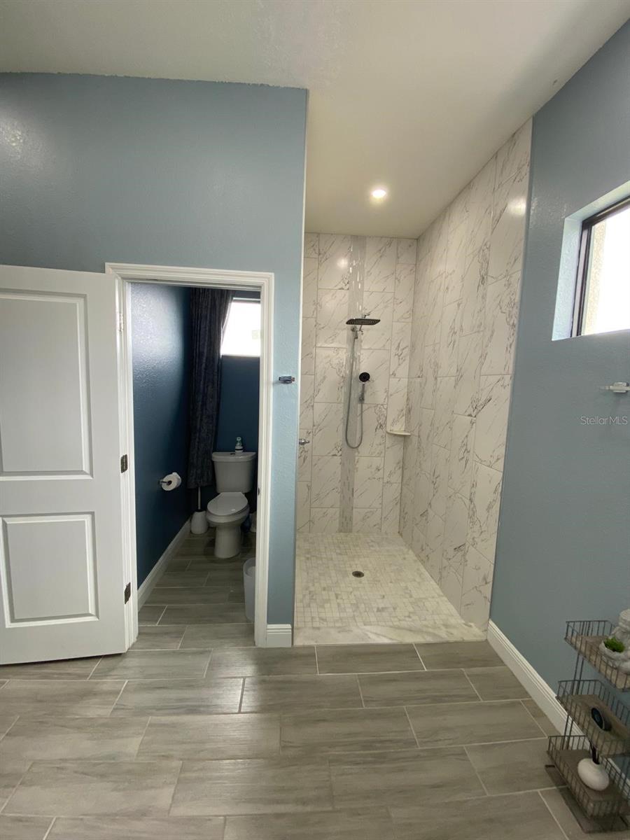 Image 10 of 22 For 2408 Conroy Avenue N
