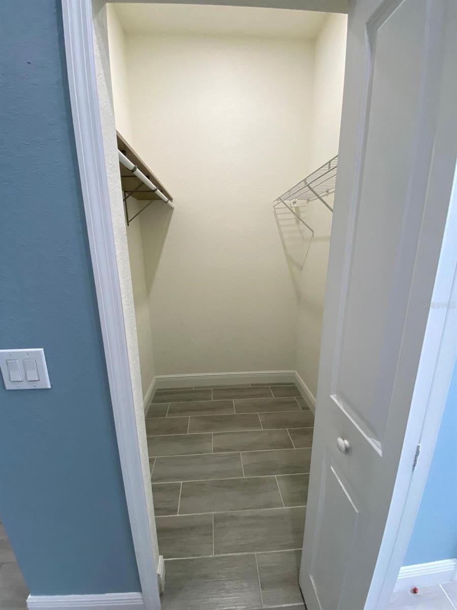 Image 11 of 22 For 2408 Conroy Avenue N