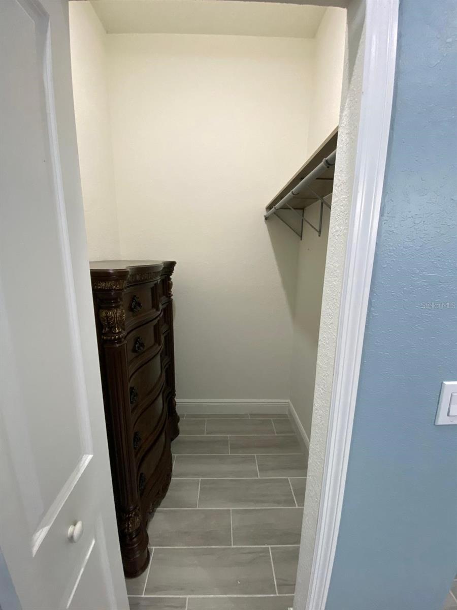 Image 12 of 22 For 2408 Conroy Avenue N