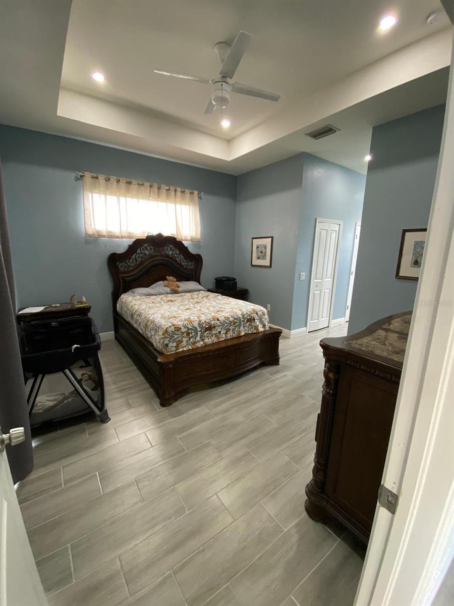Image 7 of 22 For 2408 Conroy Avenue N