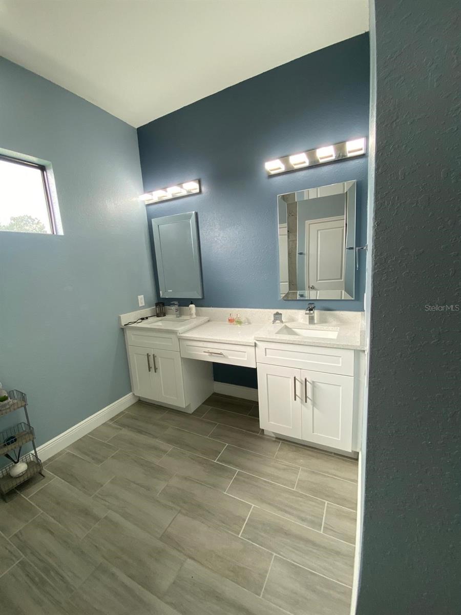 Image 9 of 22 For 2408 Conroy Avenue N