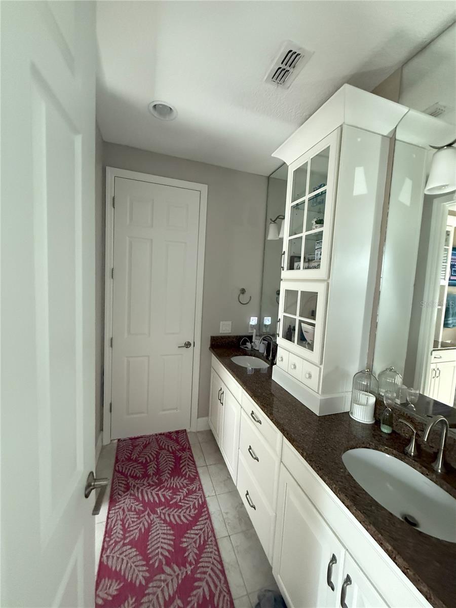 Image 24 of 35 For 8986 Fullerwood Avenue