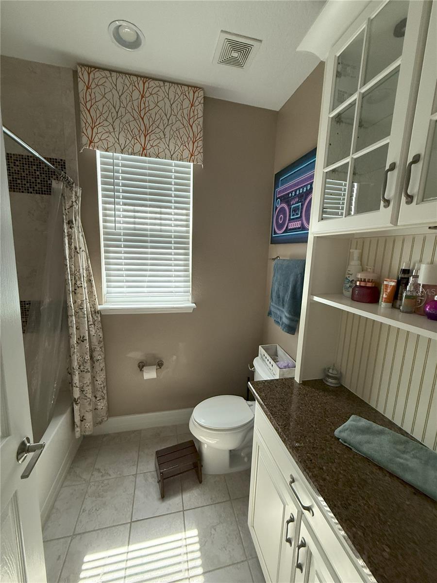 Image 25 of 35 For 8986 Fullerwood Avenue