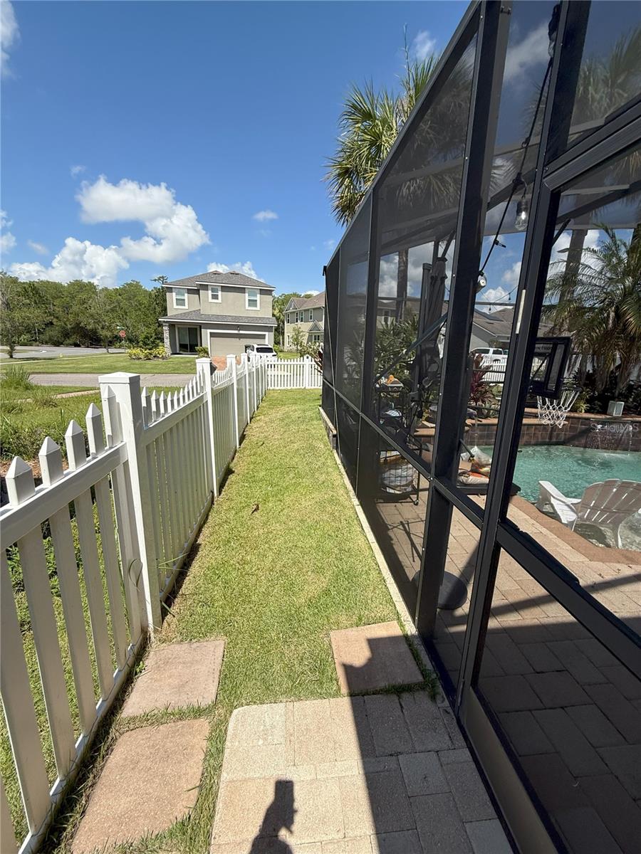Image 31 of 35 For 8986 Fullerwood Avenue