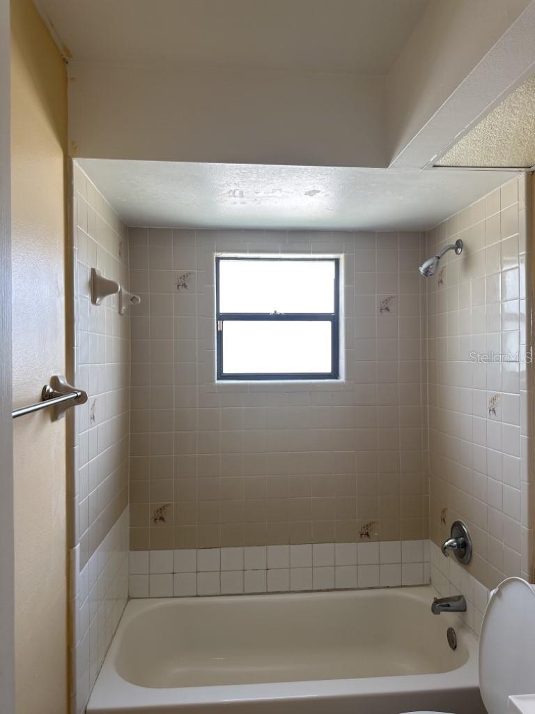 Image 12 of 14 For 394 Colonade Court
