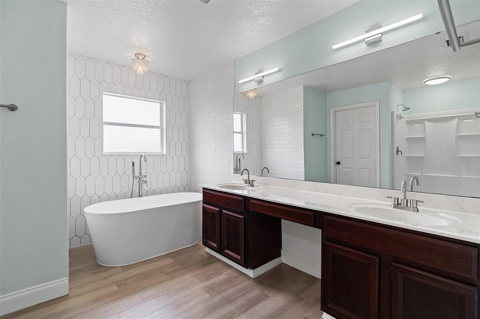 Image 21 of 64 For 6905 Beargrass Road