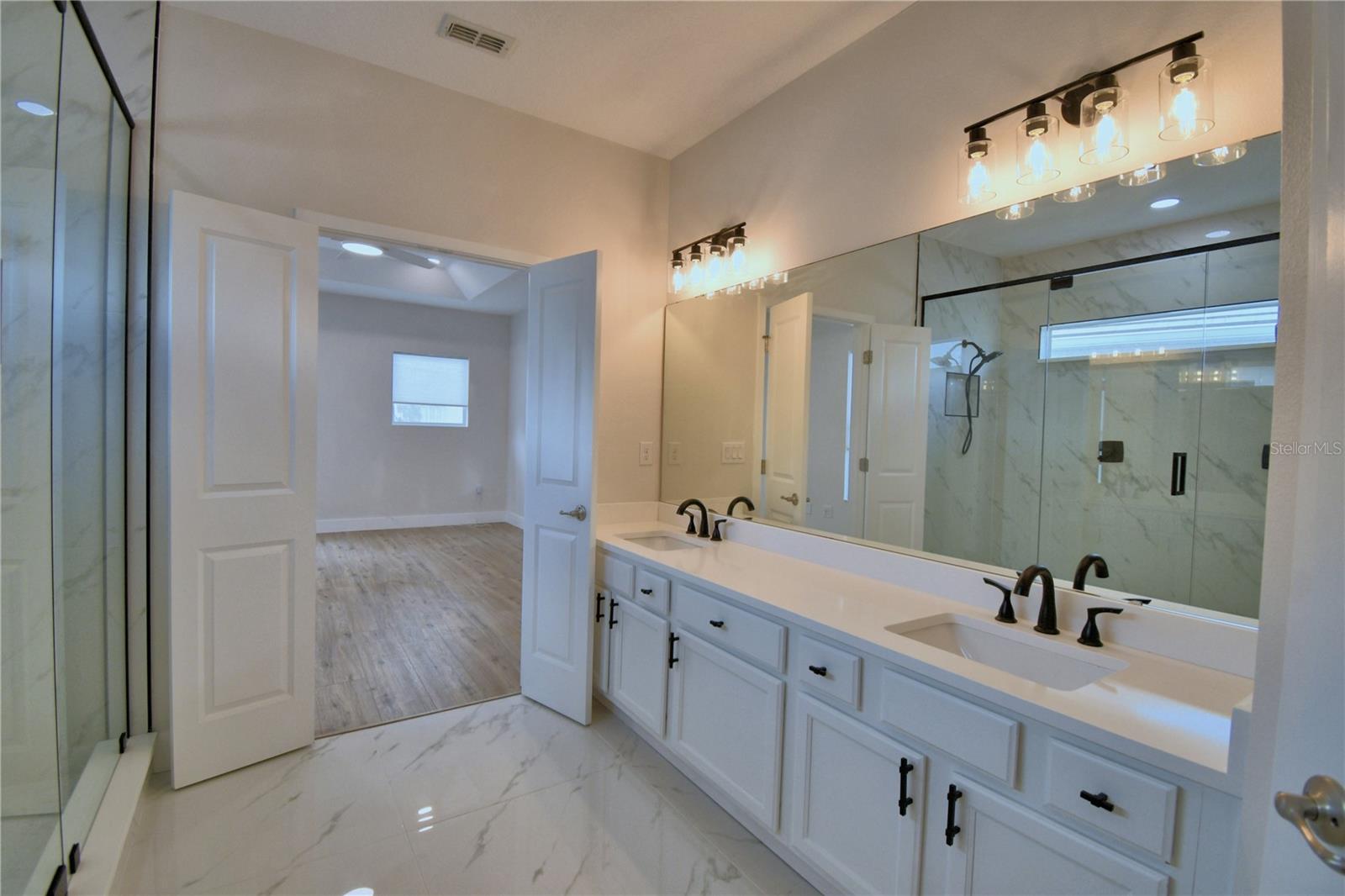 Image 43 of 76 For 2673 Calistoga Avenue
