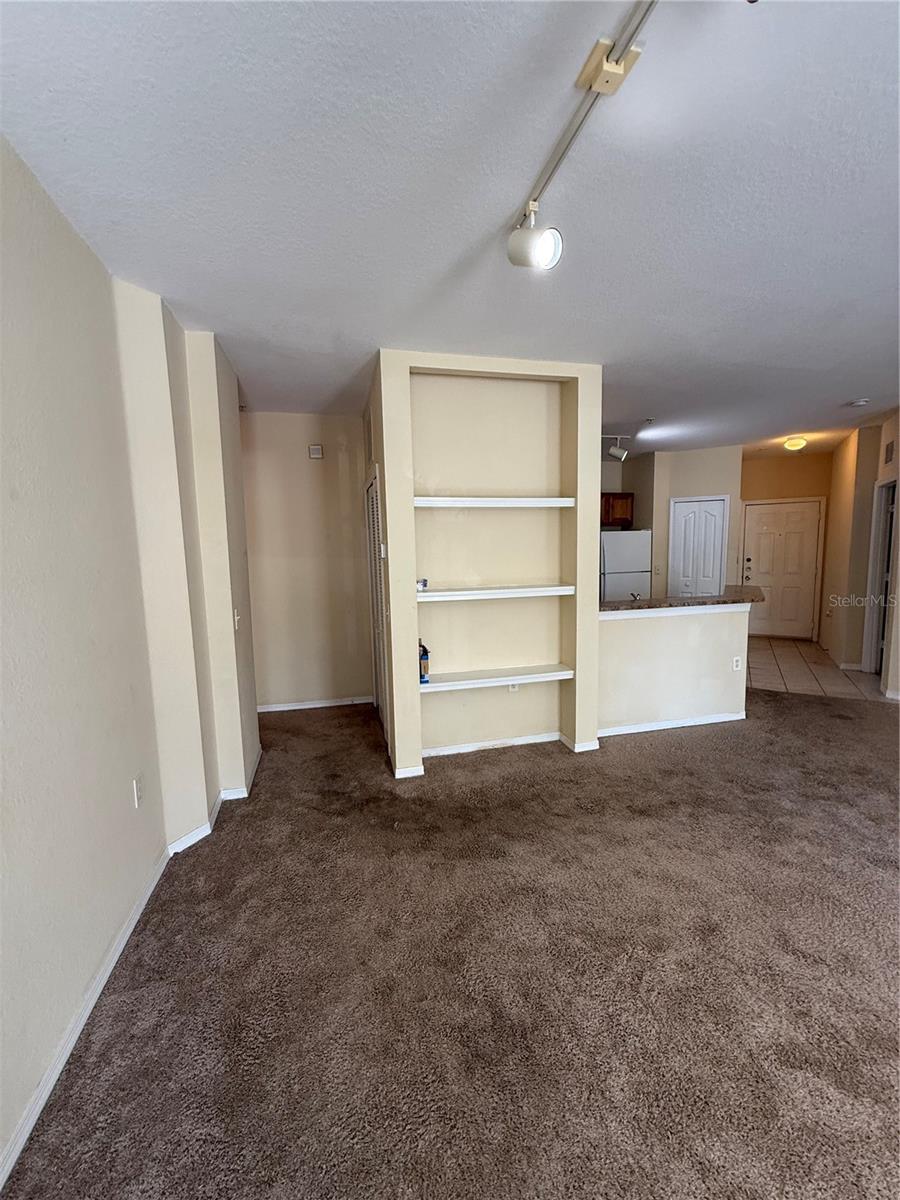 Image 11 of 18 For 6169 Metrowest Boulevard 208