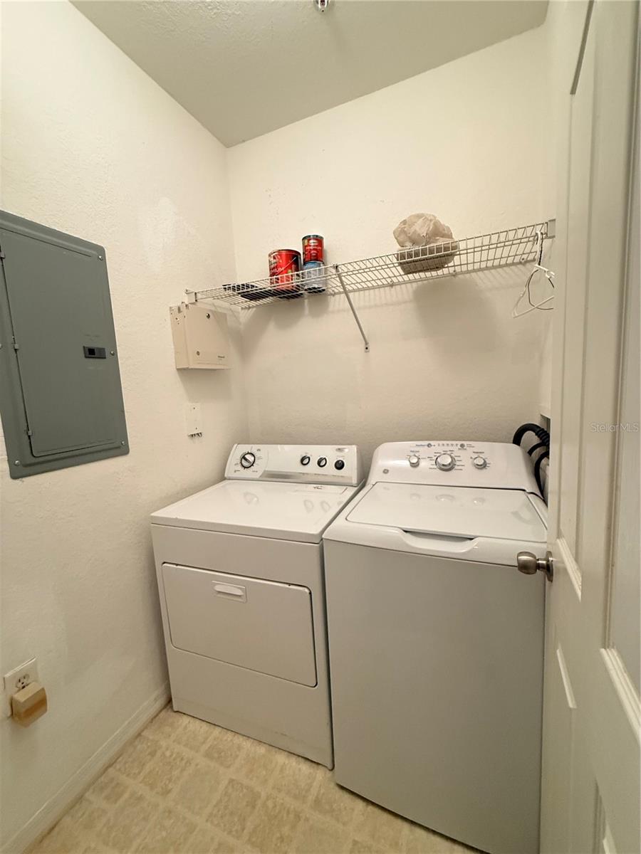Image 13 of 18 For 6169 Metrowest Boulevard 208