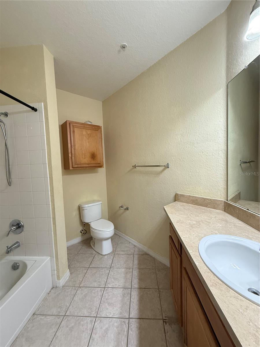 Image 7 of 18 For 6169 Metrowest Boulevard 208