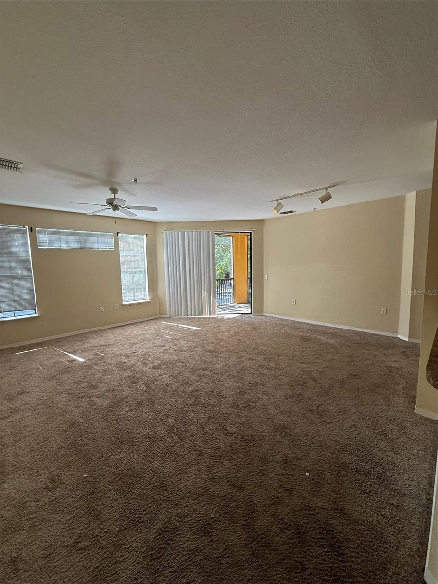 Image 8 of 18 For 6169 Metrowest Boulevard 208