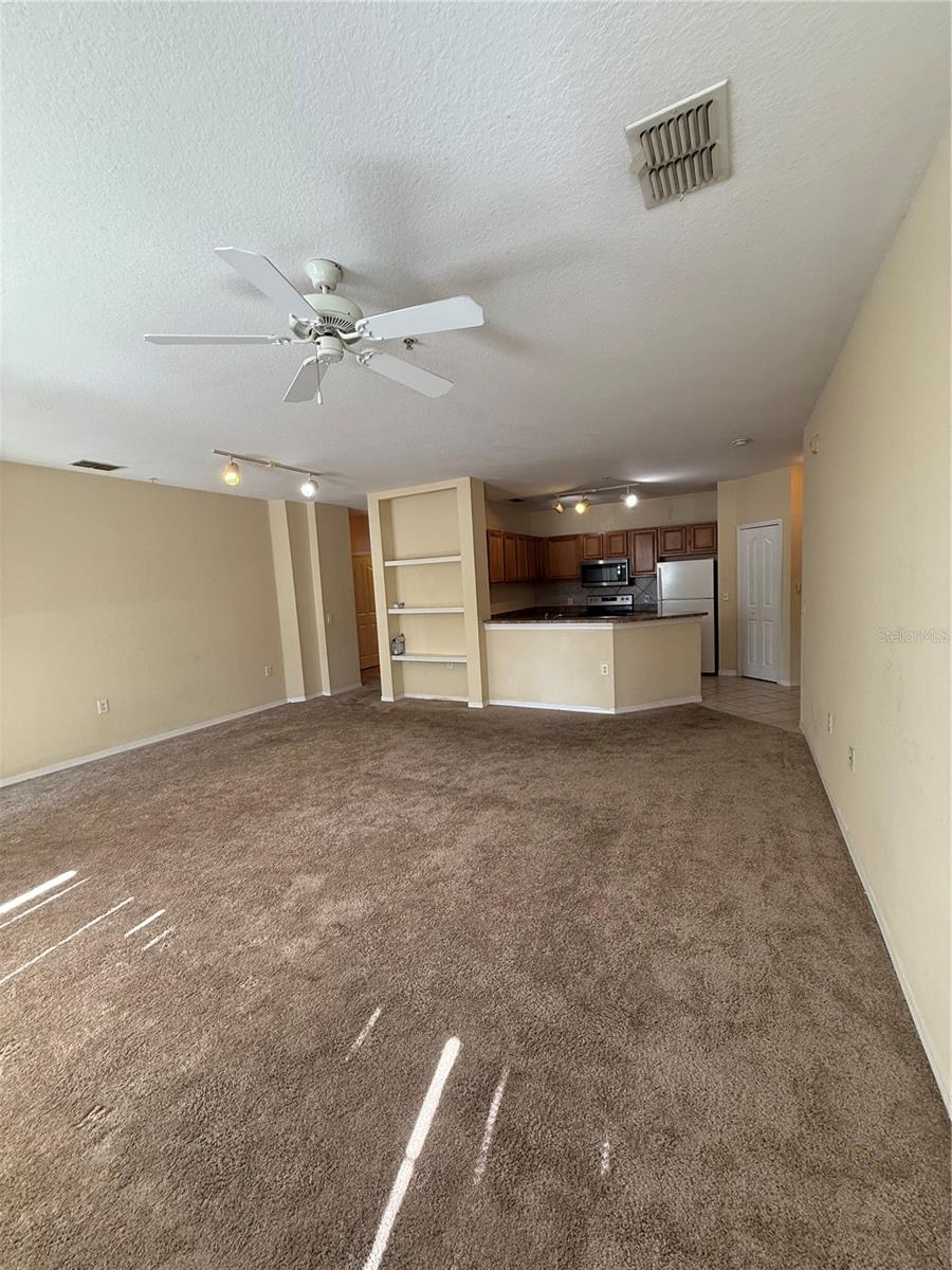 Image 9 of 18 For 6169 Metrowest Boulevard 208