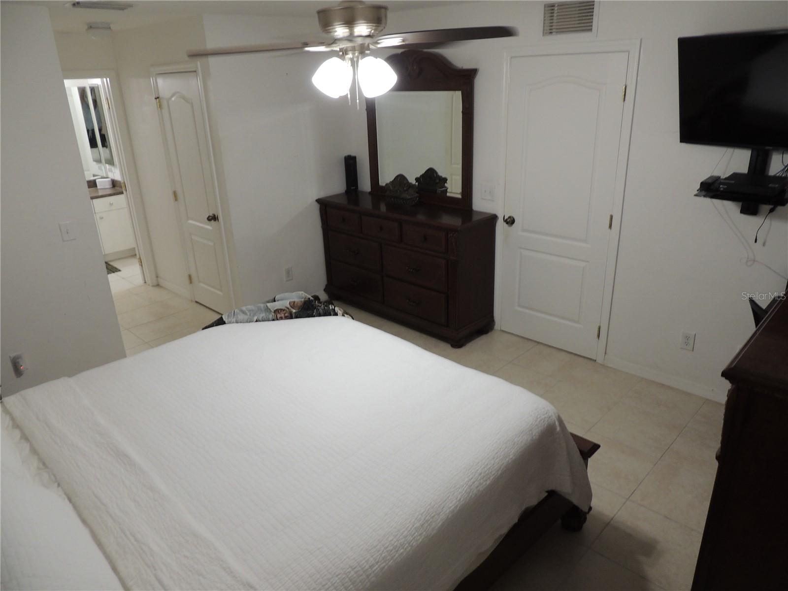 Image 36 of 74 For 2714 49th Street W