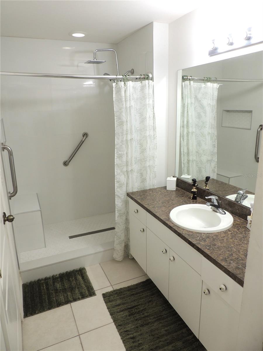 Image 38 of 74 For 2714 49th Street W