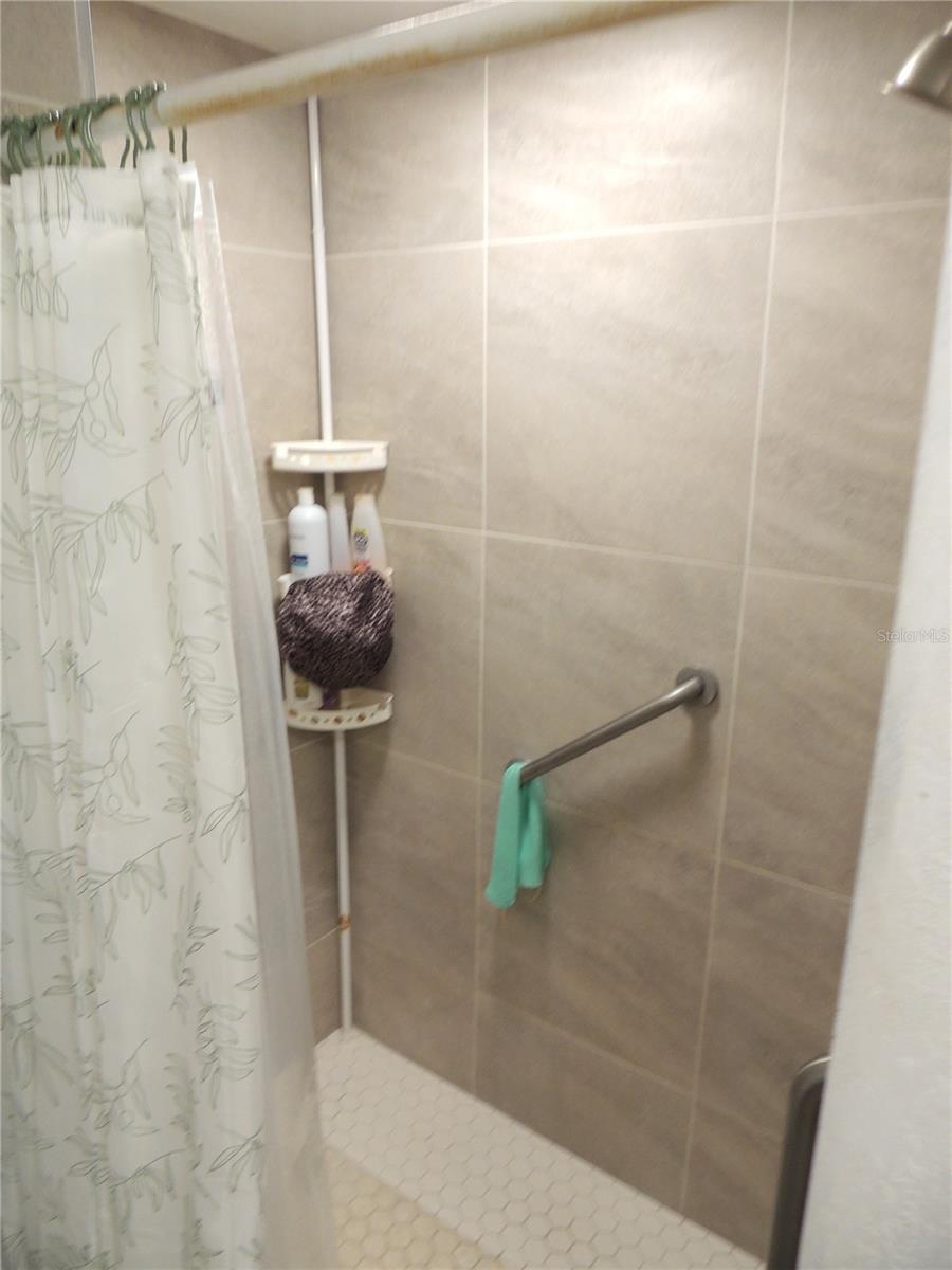 Image 57 of 74 For 2714 49th Street W