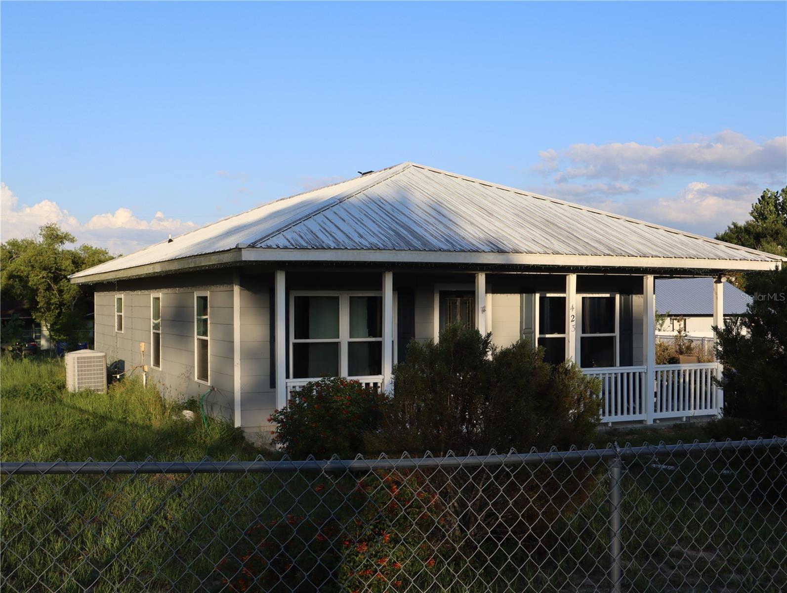 Image 3 of 16 For 423 Midway Avenue