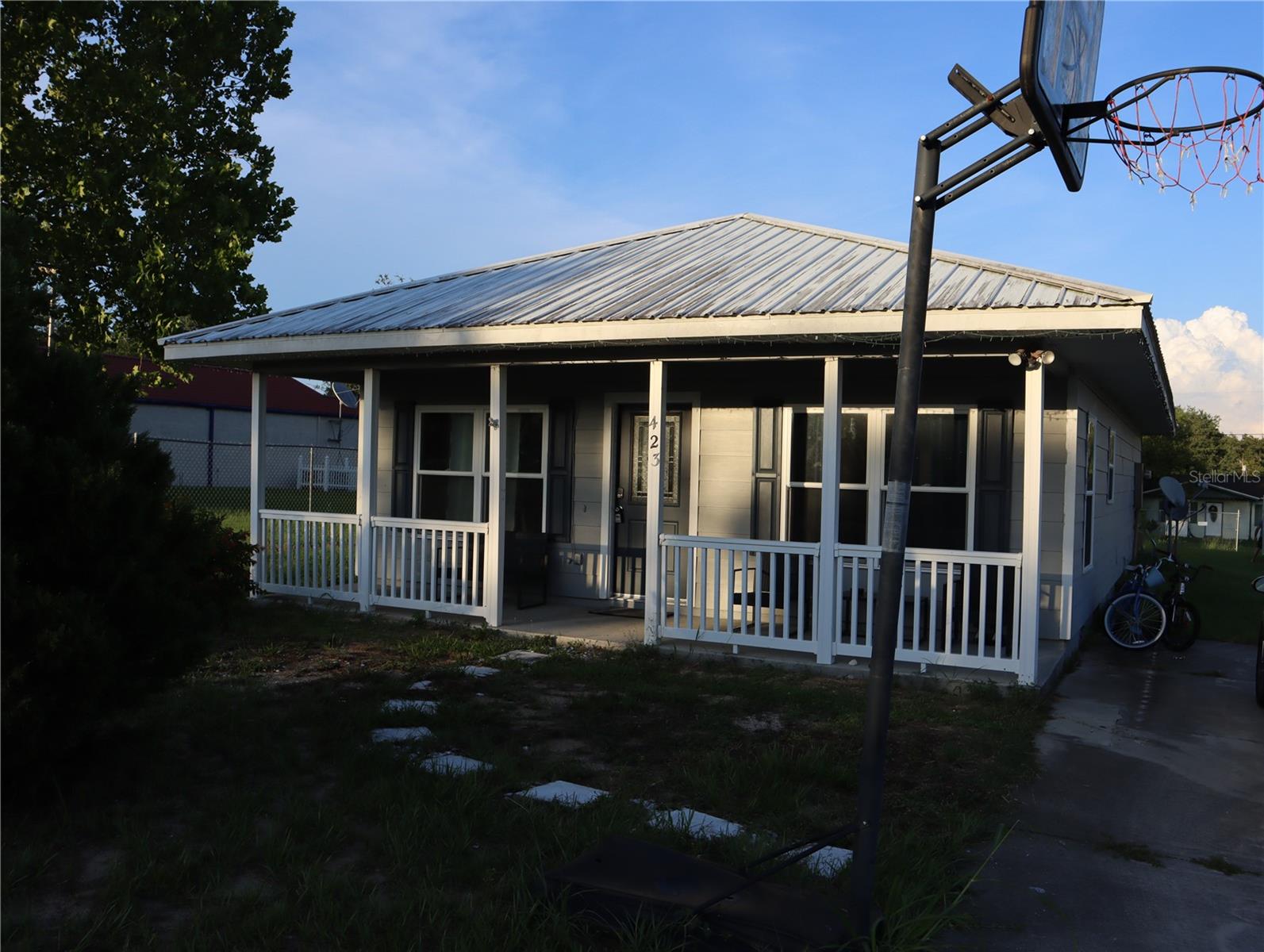 Image 4 of 16 For 423 Midway Avenue