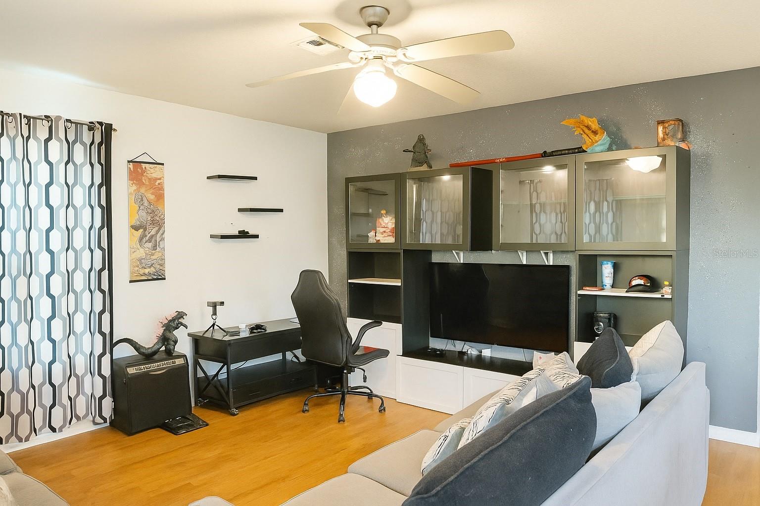 Image 7 of 16 For 423 Midway Avenue