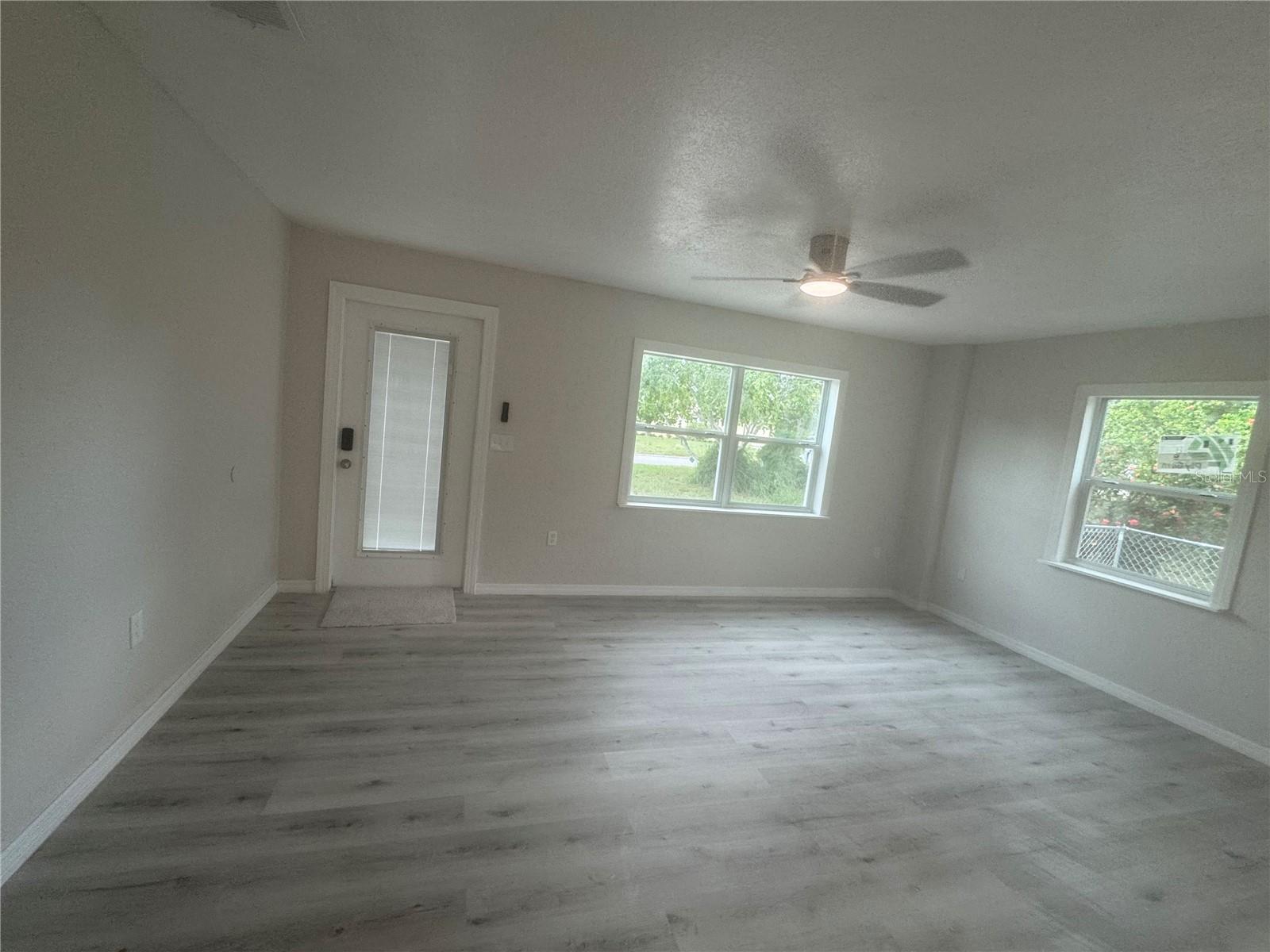 Image 8 of 22 For 2549 Olive Avenue