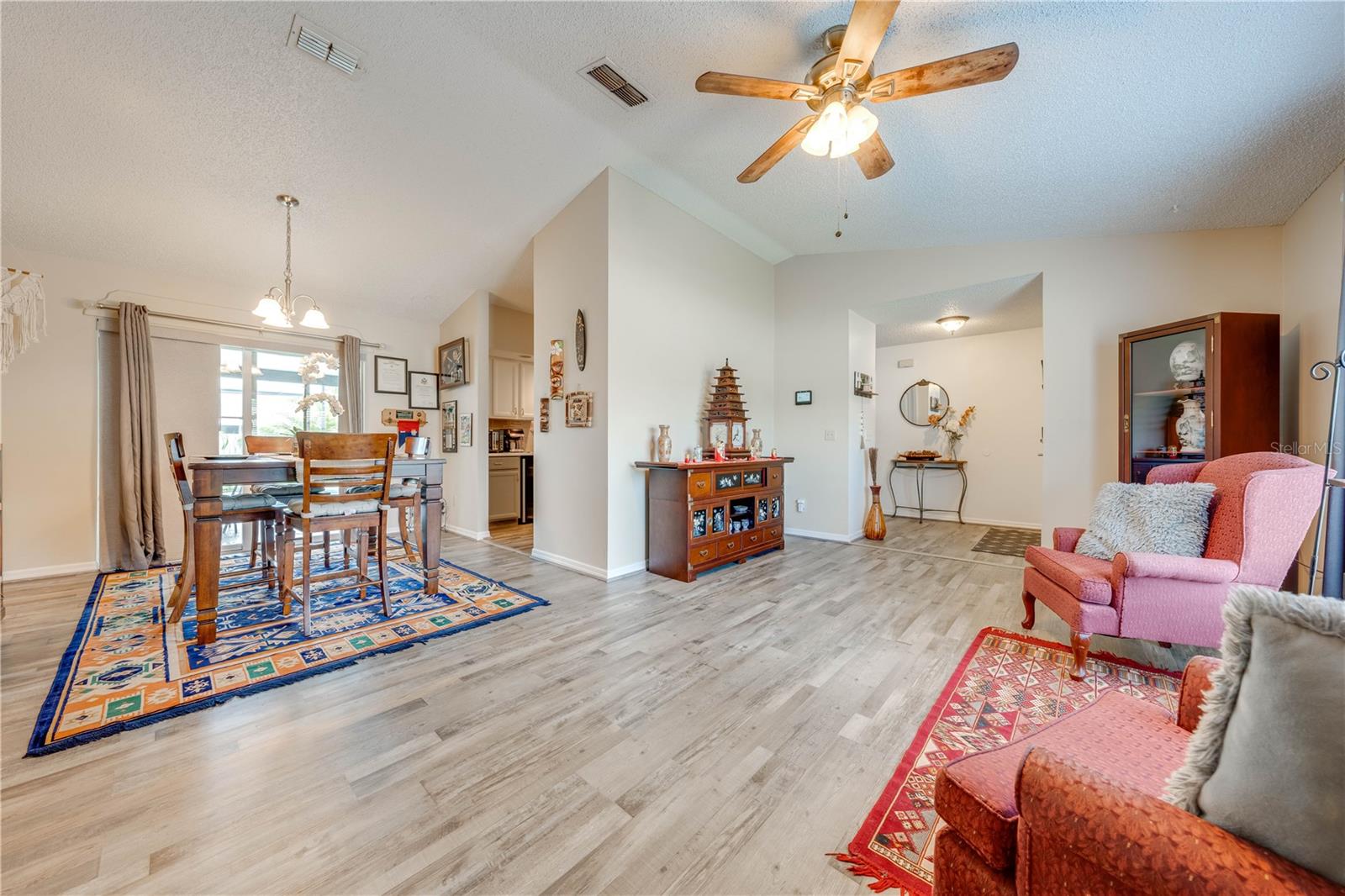 Image 17 of 57 For 961 Whisler Court