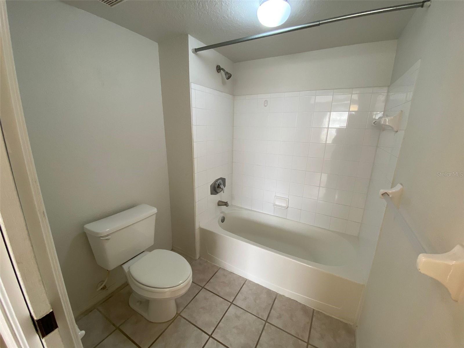 Image 20 of 39 For 13941 Fairway Island Drive 716